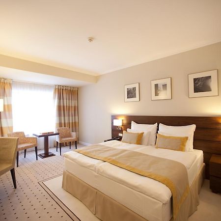 Capital Plaza Hotel Bucharest Room photo