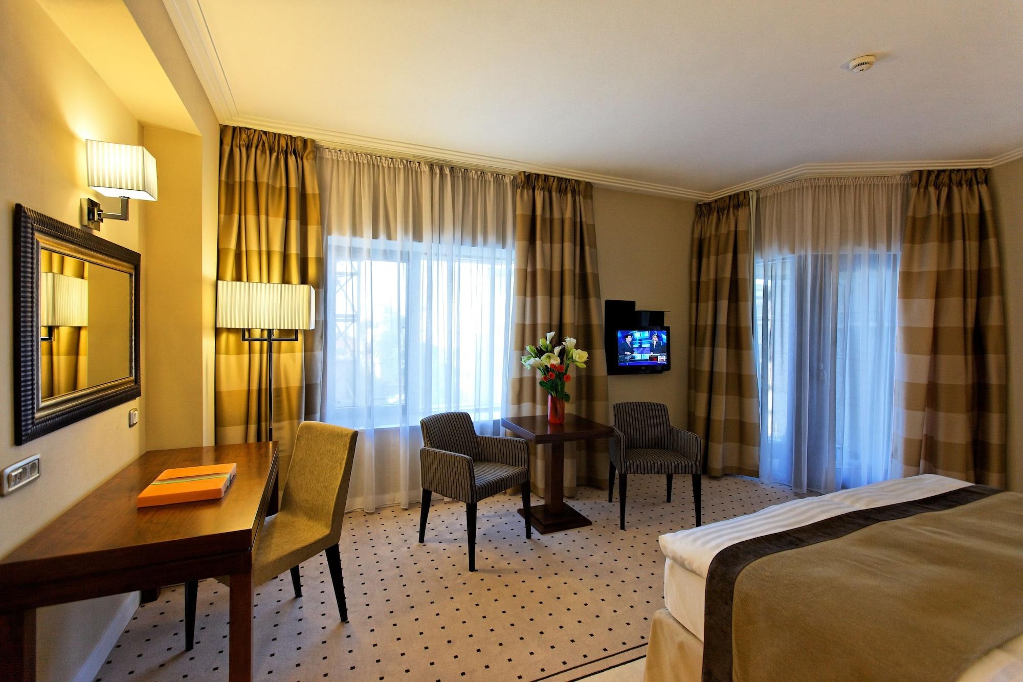 Capital Plaza Hotel Bucharest Exterior photo