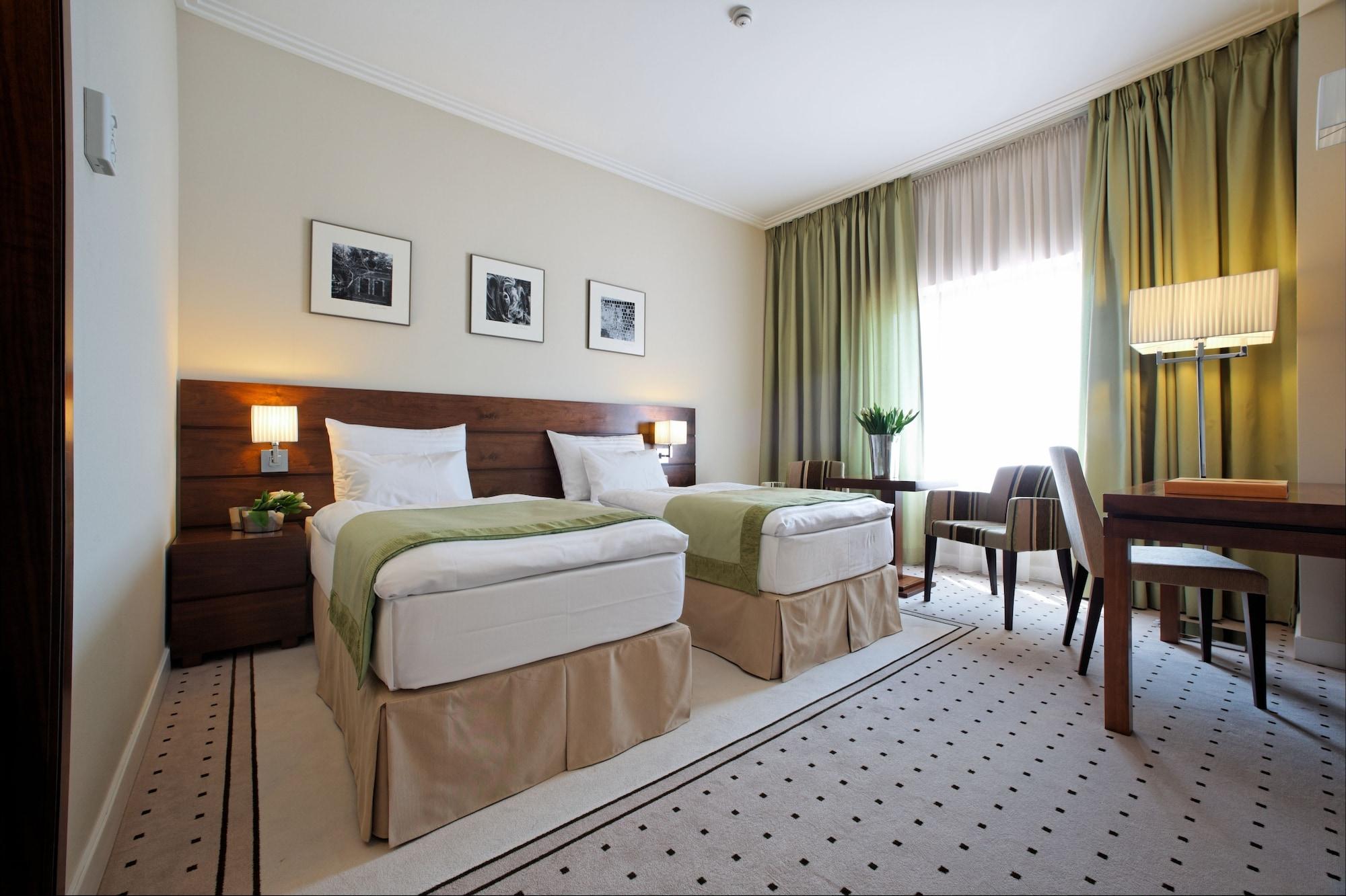 Capital Plaza Hotel Bucharest Room photo
