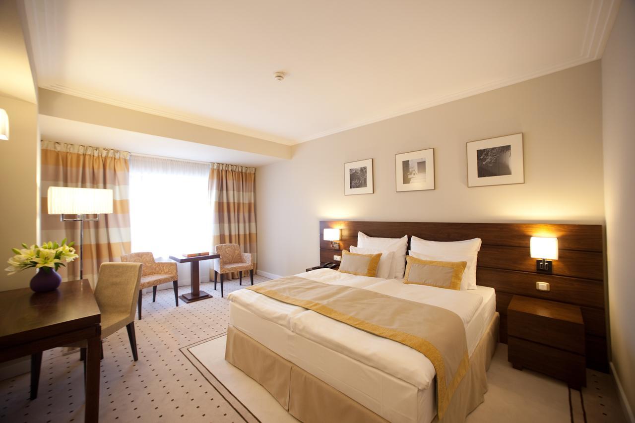 Capital Plaza Hotel Bucharest Room photo